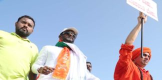 3ನೇ ದಿನಕ್ಕೆ ಕಾಲಿಟ್ಟ ಬಸವ ಮೃತ್ಯುಂಜಯ ಸ್ವಾಮಿಗಳ ಪಾದಯಾತ್ರೆ