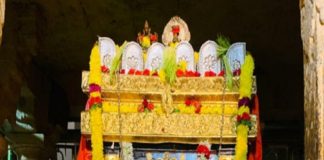 ಮಂತ್ರಾಲಯದಲ್ಲಿ ಶ್ರೀ ಸುಬುಧೇಂದ್ರ ತೀರ್ಥರನ್ನು ಭೇಟಿ ಮಾಡಿದ ಗ್ರಾಮೀಣಾಭಿವೃದ್ಧಿ ಸಚಿವರು