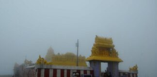 ಮಂಜು ಮುಸುಕಿದ ಬೆಟ್ಟದಲ್ಲಿ ಗೋಪಾಲಸ್ವಾಮಿಯ ದೇಗುಲ