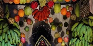 ದೇವಿಗೆ ಹಣ್ಣಿನ ಅಲಂಕಾರ