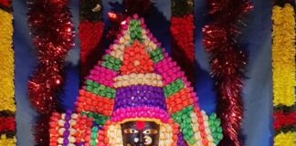 ದೇವಿಗೆ ಕಡಲೆ ಅಲಂಕಾರ