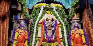 ಶ್ರೀ ಲಕ್ಷ್ಮೀ ವೆಂಕಟರಮಣ ಸ್ವಾಮಿಗೆ ಹೂವಿನ ಅಲಂಕಾರ