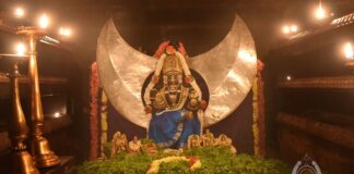 ಉಡುಪಿ ಶ್ರೀಕೃಷ್ಣ ದೇವರಿಗೆ ಇಂದು ಮಾಡಲಾಗಿರುವ ಅಲಂಕಾರ