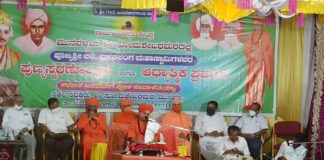 ಹಚ್ಚಿದ ಹಣತೆ ಬೆಳಕು ಕೊಡುವುದಷ್ಟೇ ಅಲ್ಲ, ಅದು ಸಂಸ್ಕಾರವನ್ನು ಕಲಿಸುತ್ತದೆ: ಒಪ್ಪತ್ತೇಶ್ವರ ಶ್ರೀ