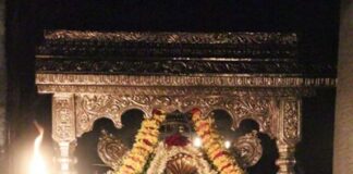 ಹೂವಿನ ಅಲಂಕಾರದಲ್ಲಿ ಕಟೀಲು ಶ್ರೀ ದುರ್ಗಾಪರಮೇಶ್ವರಿ ದೇವಿ