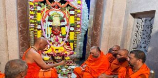 ಶ್ರೀ ಚೌಡೇಶ್ವರಿದೇವಿಗೆ ಕುಂಭಾಭಿಷೇಕ ನೆರವೇರಿಸಿದ ಶ್ರೀ ಡಾ. ನಿರ್ಮಲಾನಂದನಾಥ ಮಹಾಸ್ವಾಮೀಜಿ