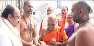 ದೇವರಲ್ಲಿಜ್ಞಾನವನ್ನು ಬೇಡಿರಿ: ಪುತ್ತಿಗೆ ಶ್ರೀ ಸುಗುಣೇಂದ್ರ ತೀರ್ಥರು