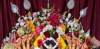 ಶ್ರೀ ಚೌಡೇಶ್ವರಿದೇವಿಗೆ ವೀಳ್ಯದೆಲೆ ಹಾಗೂ ಗಾಯಿತ್ರಿ ಅಲಂಕಾರ