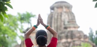 ದೇವಸ್ಥಾನದಲ್ಲಿ ದೇವರಿಗೆ ನಮಸ್ಕಾರ ಹೀಗೆ ಮಾಡಿ