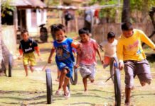 ನಾವು ನಾವಾಗಿರಲು ಬಿಡಿ